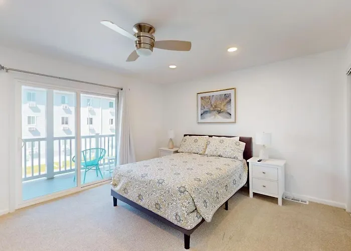 Bay Island 4